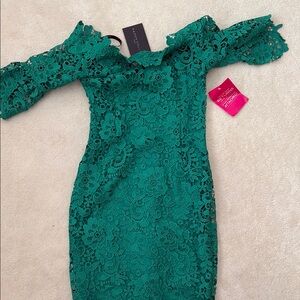 Paper Doll Green Off-Shoulder Flutter Sleeve Bodycon Dress